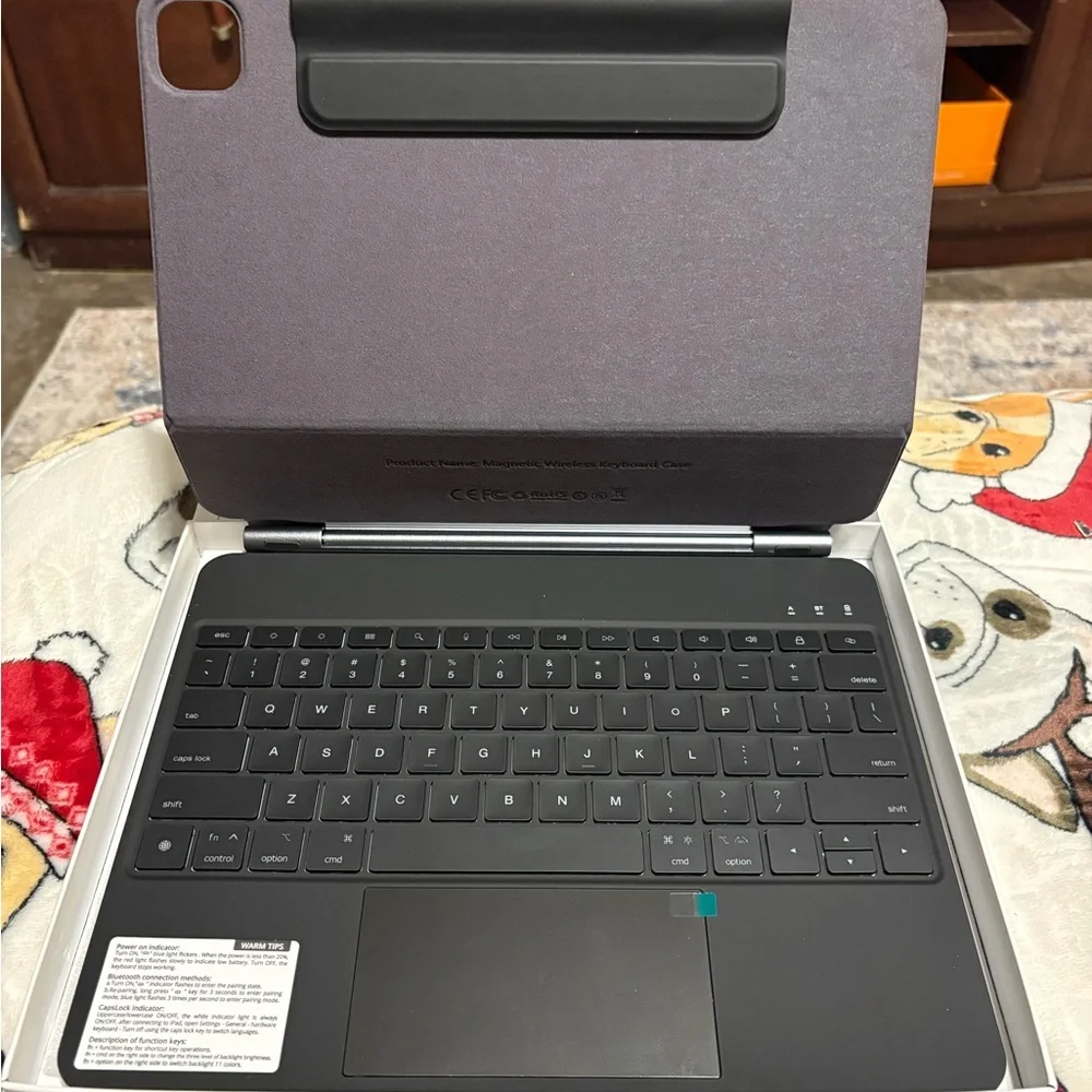 Tablet Keyboard Case - Black Magnetic Folio with Built-in Trackpad iPad Air 13”
